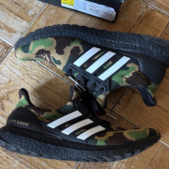 Adidas A Bathing Ape (BAPE) x UltraBoost 4.0 'Green Camo' sneaker - Rare Collab - Picture 5 of 14